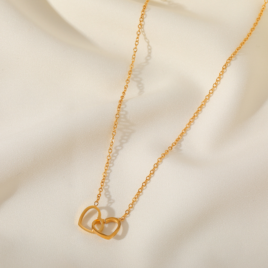 Collar Intertwined Hearts