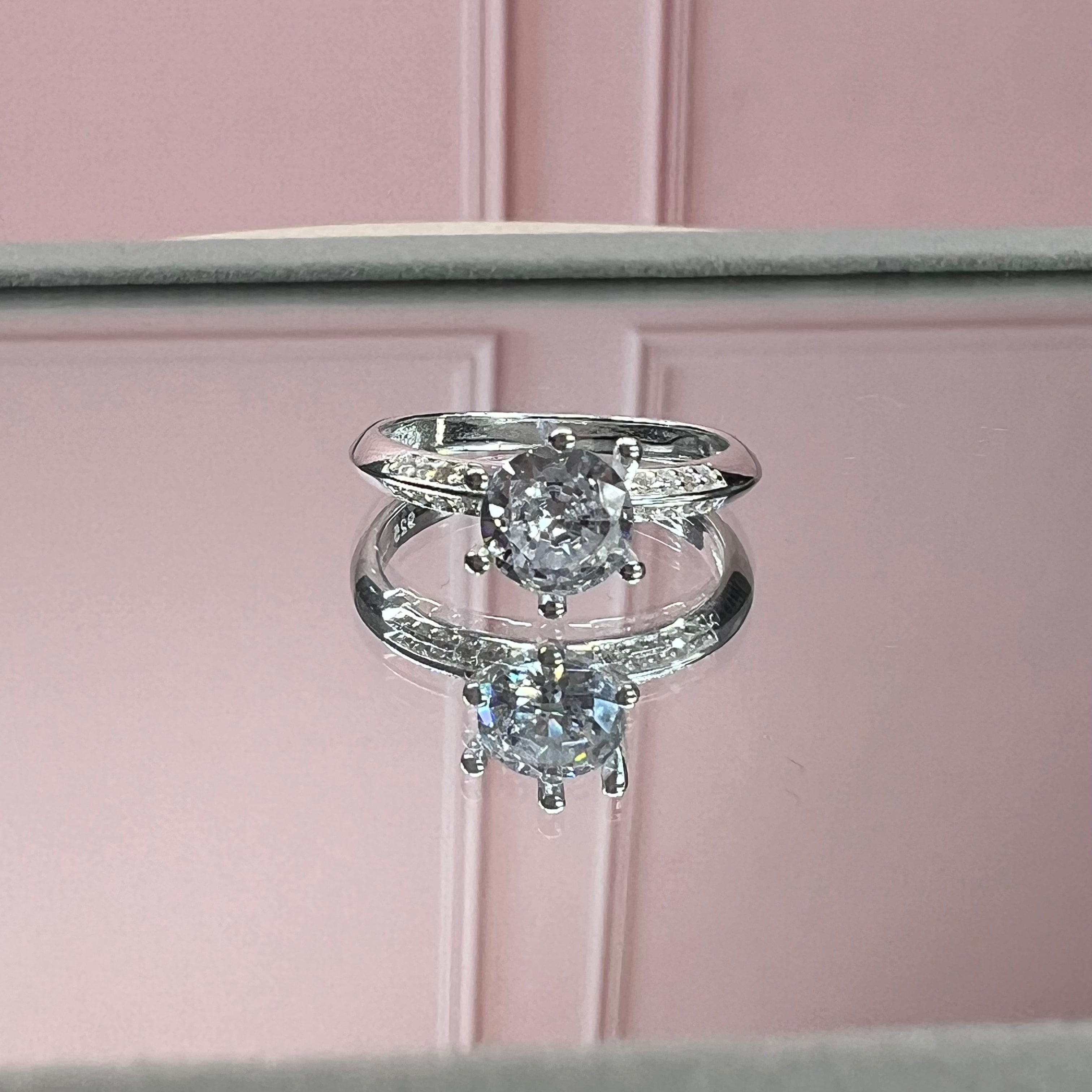 Anillo Romina