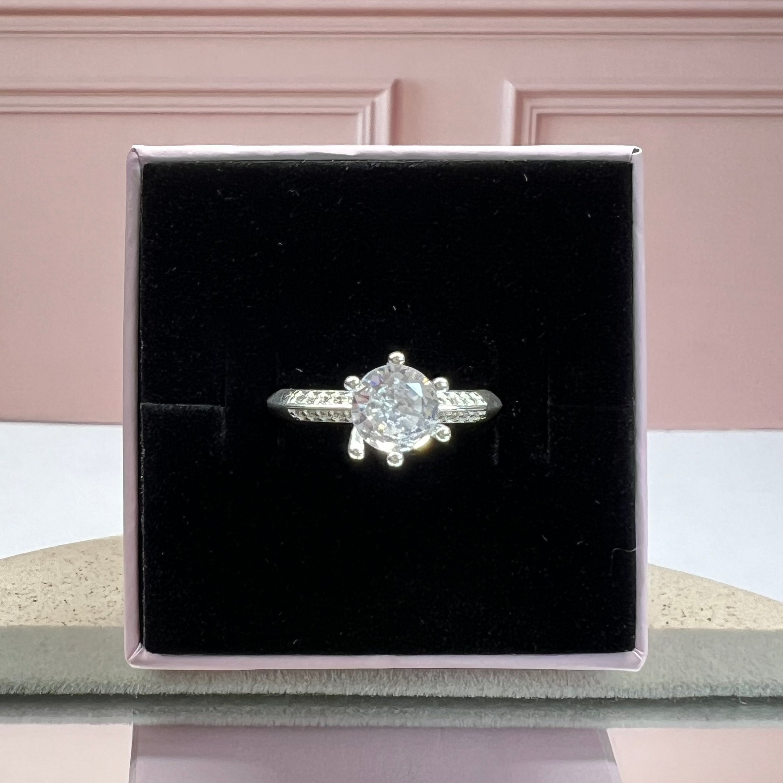 Anillo Romina