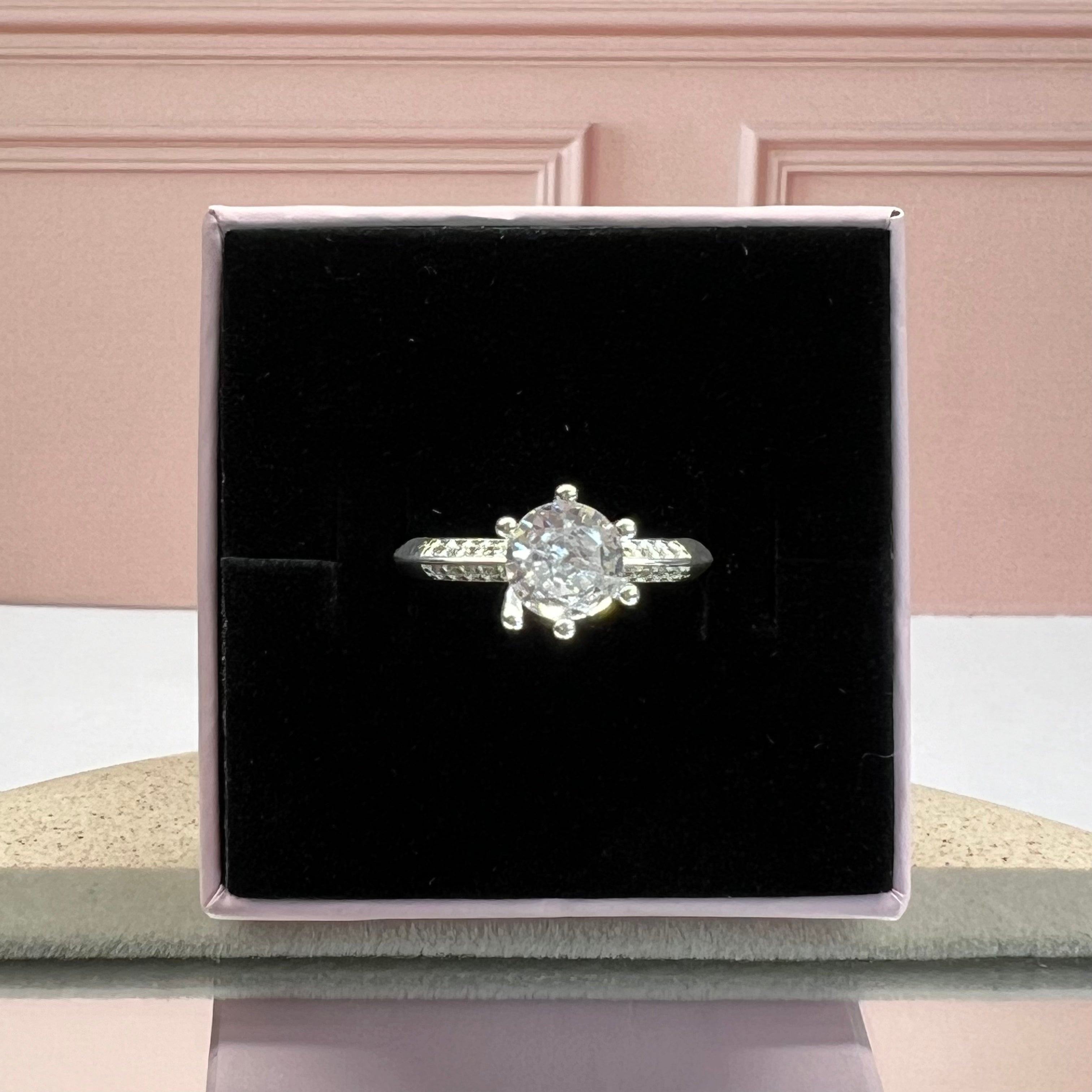 Anillo Romina